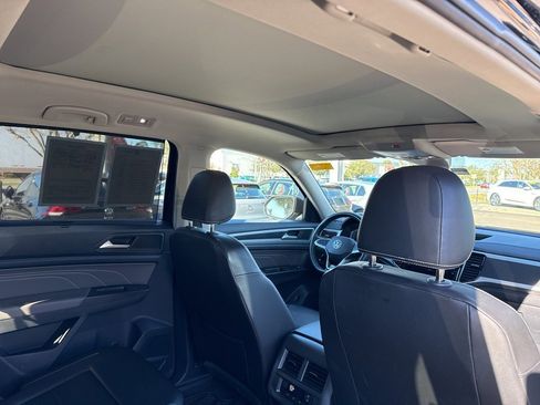 Used 2023 Volkswagen Atlas SEL R-Line image 10