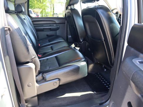 Used 2013 GMC Sierra 2500 SLE w/ HD SLE Premium Package AWD/4WD image 17
