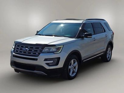 Used 2017 Ford Explorer XLT w/ Equipment Group 202A