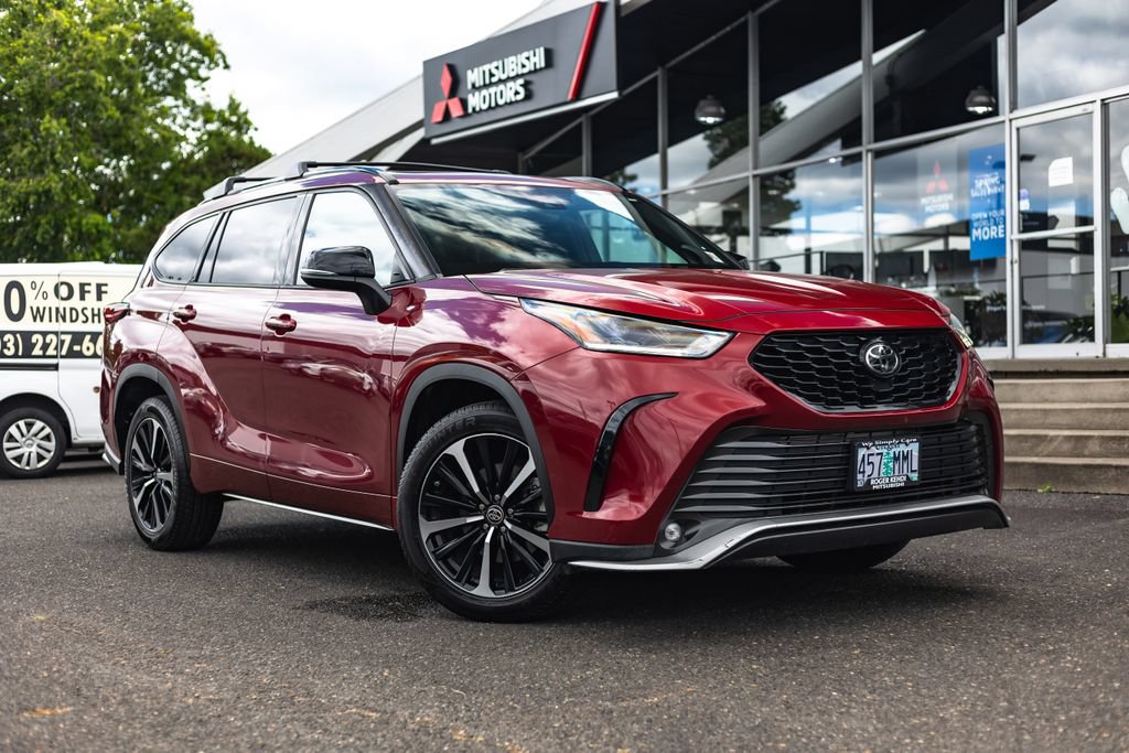 Used 2021 Toyota Highlander XSE AWD/4WD image 1