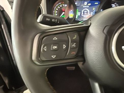 Used 2024 Jeep Wrangler Unlimited w/ Convenience Group AWD/4WD image 15