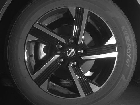 Used 2025 Nissan Sentra SV image 12