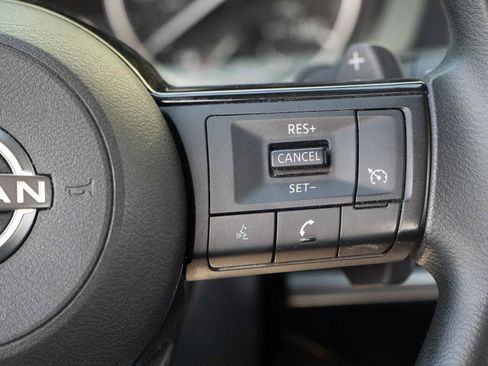 Used 2022 Nissan Pathfinder S AWD/4WD image 35