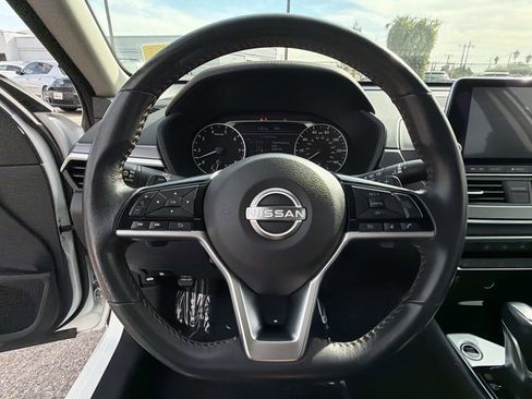Used 2024 Nissan Altima 2.5 SR image 8