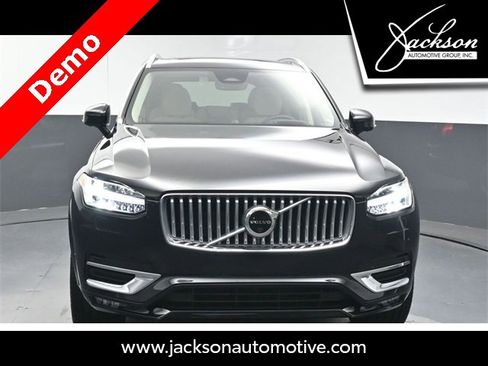 Used 2025 Volvo XC90 B5 Ultra w/ Lounge Package image 3