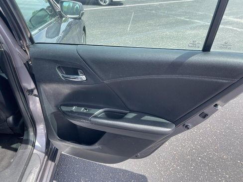 Used 2017 Honda Accord Touring image 12