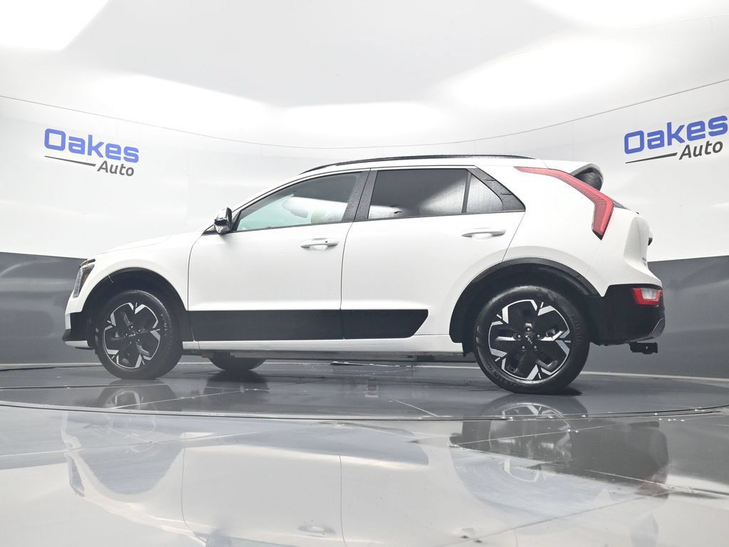 Certified 2024 Kia Niro Wind w/ Wind Preserve Package FWD image 42