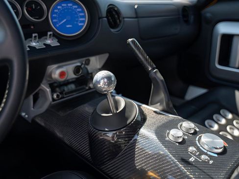 Used 2006 Ford GT RWD image 31