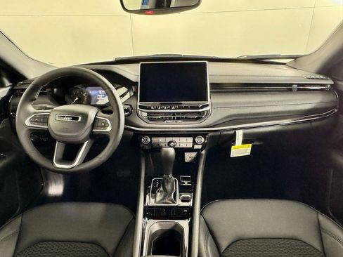 New 2026 Jeep Compass Latitude image 20