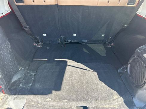 Used 2014 Jeep Wrangler Unlimited Sahara w/ Connectivity Group AWD/4WD image 21