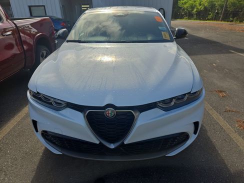 Used 2024 Alfa Romeo Tonale Ti AWD/4WD image 2