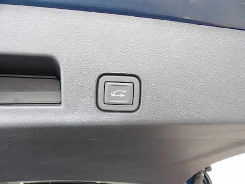 Used 2025 Buick Enclave Preferred w/ Power Package image 21