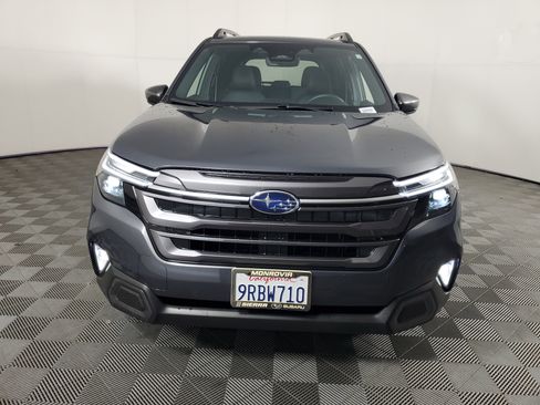 Used 2025 Subaru Forester Limited image 9