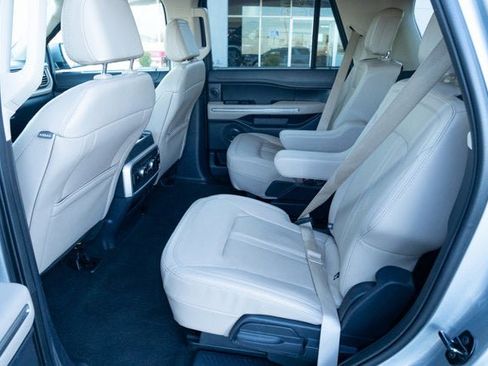 Used 2024 Ford Expedition Limited image 28