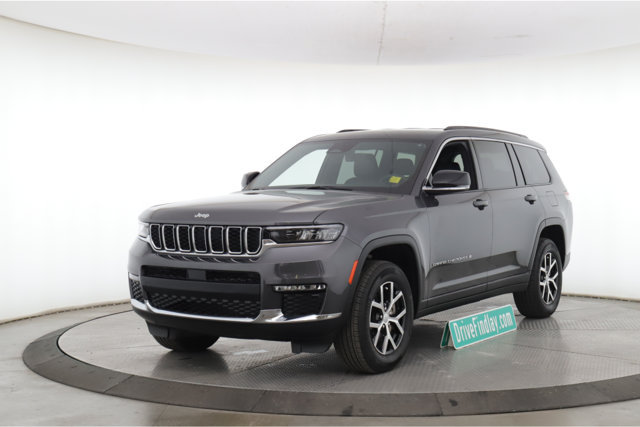 Used 2025 Jeep Grand Cherokee L Limited w/ Trailer Tow Package AWD/4WD image 10