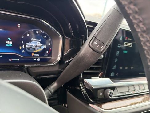 Used 2025 Chevrolet Silverado 2500 LT image 28