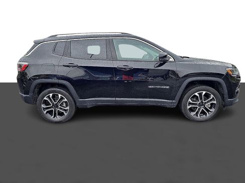Used 2022 Jeep Compass Limited image 3