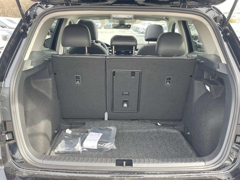 New 2026 Volkswagen Taos SE FWD image 10