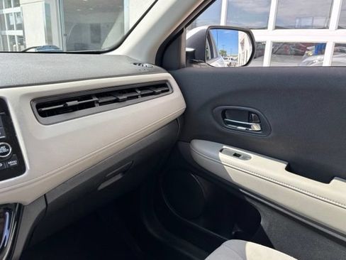 Used 2021 Honda HR-V LX image 13