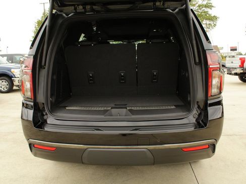 Used 2022 Chevrolet Tahoe Z71 w/ Luxury Package image 40