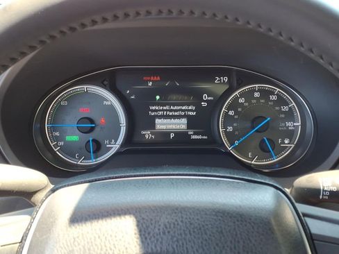 Certified 2022 Toyota Venza Limited w/ Advanced Technology Package AWD/4WD image 18