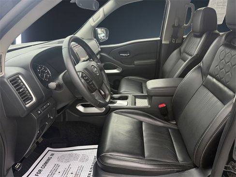 Used 2024 Nissan Frontier SL w/ Technology Package image 9