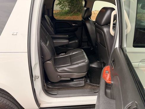 Used 2014 Chevrolet Suburban LT AWD/4WD image 20