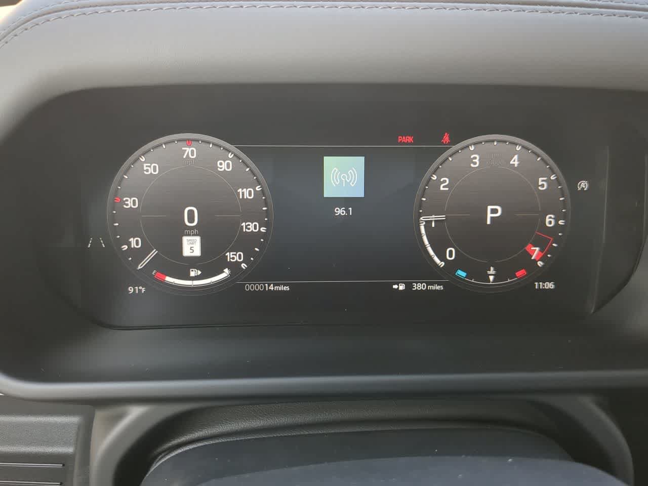 New 2026 Land Rover Defender 110 X-Dynamic SE AWD/4WD image 35