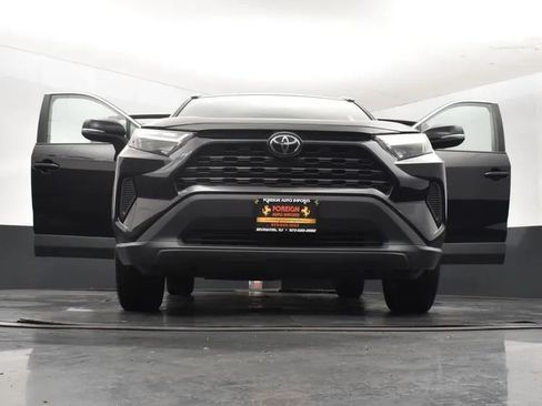 Used 2024 Toyota RAV4 XLE FWD image 11