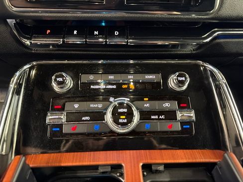 Certified 2021 Lincoln Navigator Reserve AWD/4WD image 13