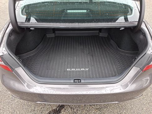 Used 2023 Toyota Camry SE w/ Cold Weather Package image 29