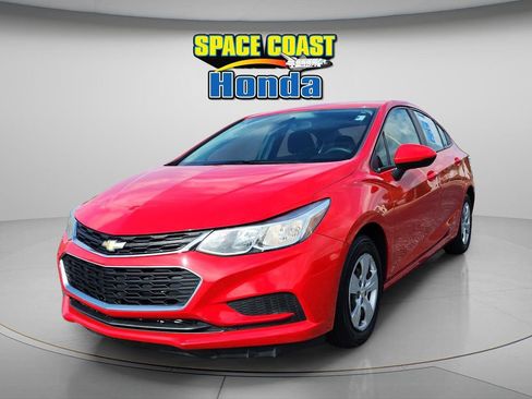 Used 2017 Chevrolet Cruze LS FWD image 12