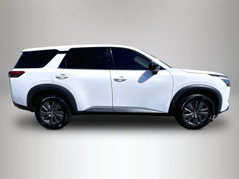 Used 2023 Nissan Pathfinder S image 5