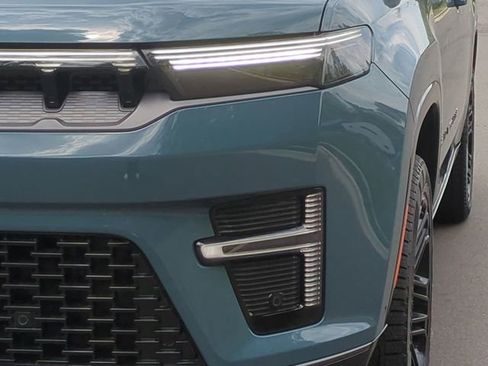New 2026 Jeep Grand Wagoneer Limited AWD/4WD image 17