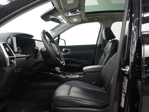 Used 2023 Kia Sorento SX AWD/4WD image 24