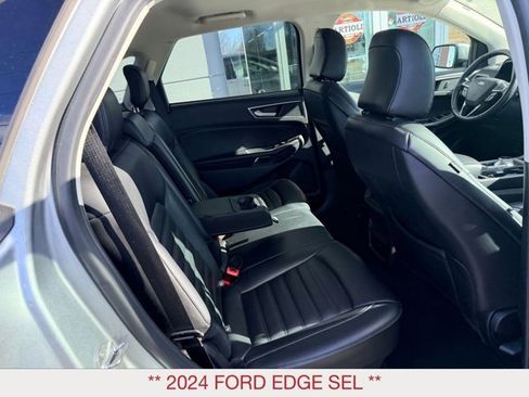 Used 2024 Ford Edge SEL image 11