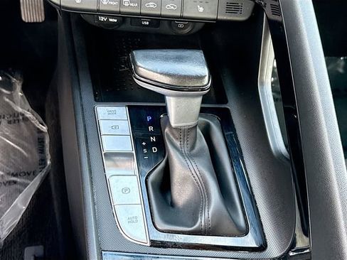 Used 2023 Hyundai Elantra SEL w/ Convenience Package image 16