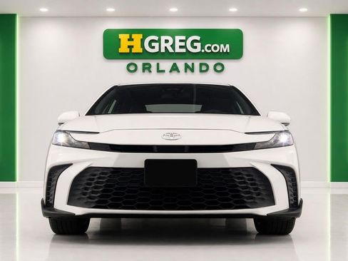 Used 2025 Toyota Camry SE FWD image 8