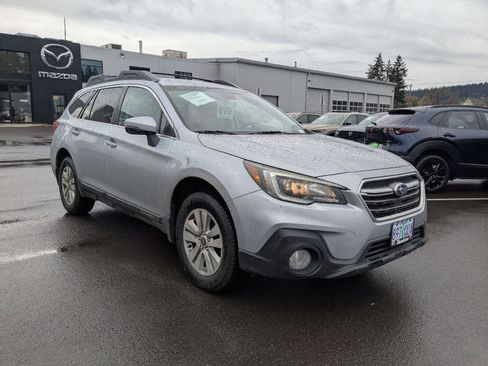 Used 2019 Subaru Outback 2.5i Premium w/ Popular Package #2 AWD/4WD image 8