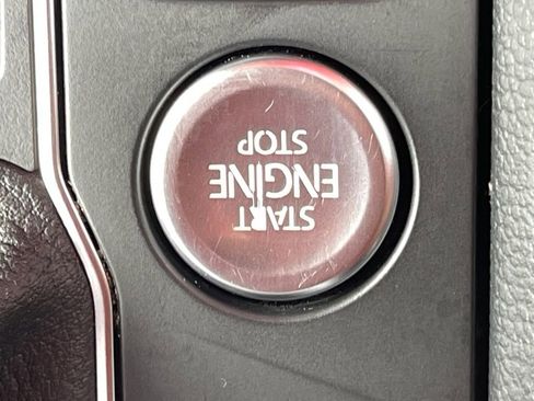Used 2019 Volkswagen Atlas SE FWD image 25