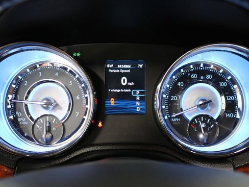 Used 2012 Chrysler 300 RWD image 31