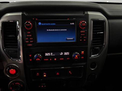 Used 2017 Nissan Titan SV image 14