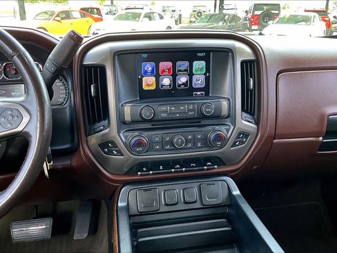 Used 2017 Chevrolet Silverado 1500 High Country image 8