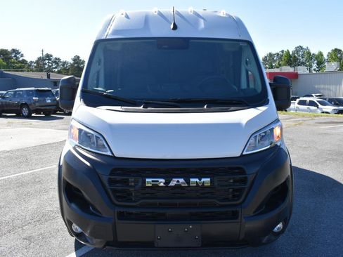 Used 2025 RAM ProMaster 2500 w/ Convenience Group FWD image 3