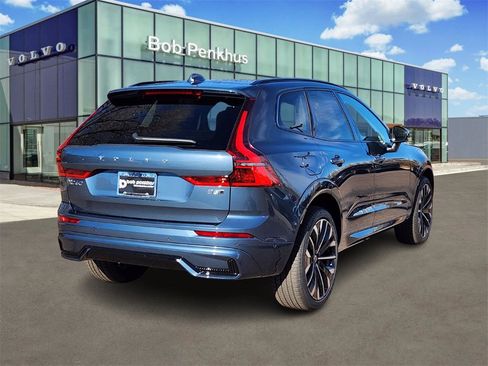 New 2026 Volvo XC60 B5 Ultra w/ Climate Package image 24