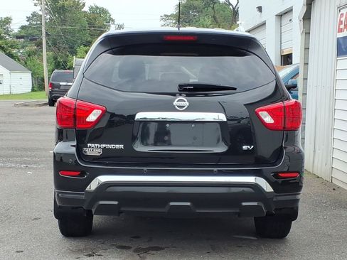 Used 2017 Nissan Pathfinder SV FWD image 4