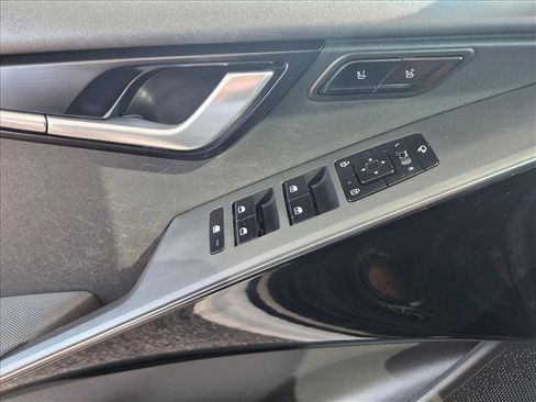 Used 2023 Kia Niro FWD image 15