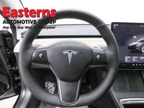Used 2023 Tesla Model 3 Standard Range image 10