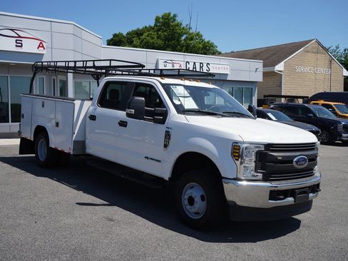 Used 2019 Ford F350 XL w/ Power Equipment Group AWD/4WD image 3