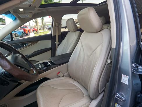 Used 2020 Lincoln Nautilus Reserve w/ Equipment Group 201A FWD image 23